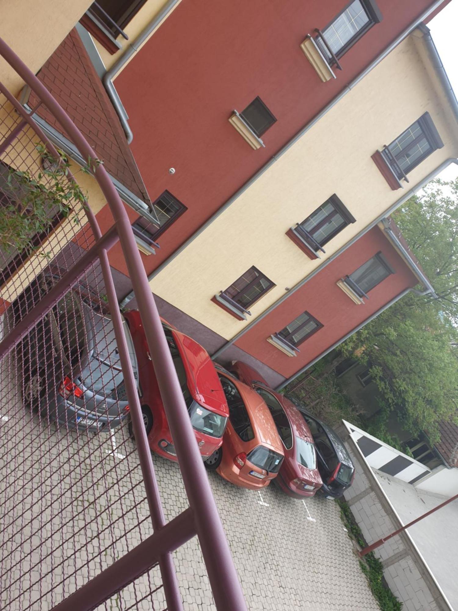 Lux Apartman Cacak Exterior photo