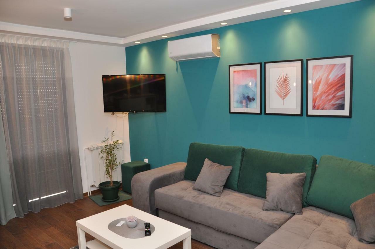 Lux Apartman Cacak Exterior photo