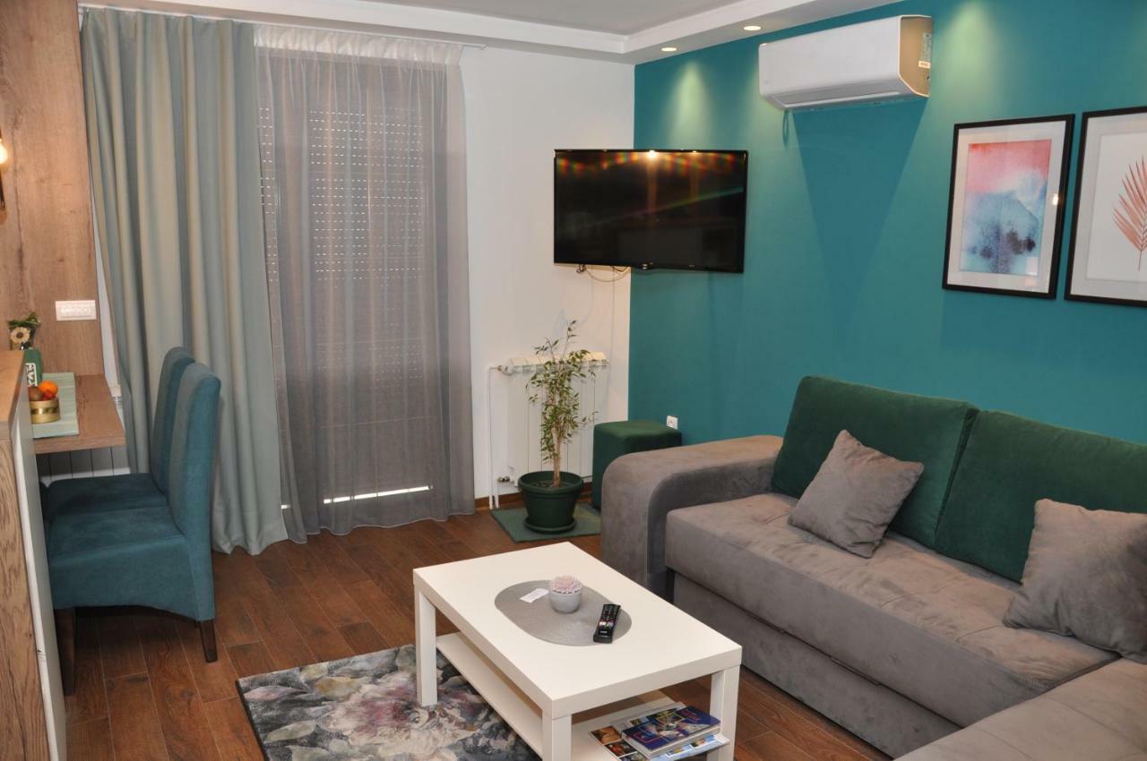 Lux Apartman Cacak Exterior photo