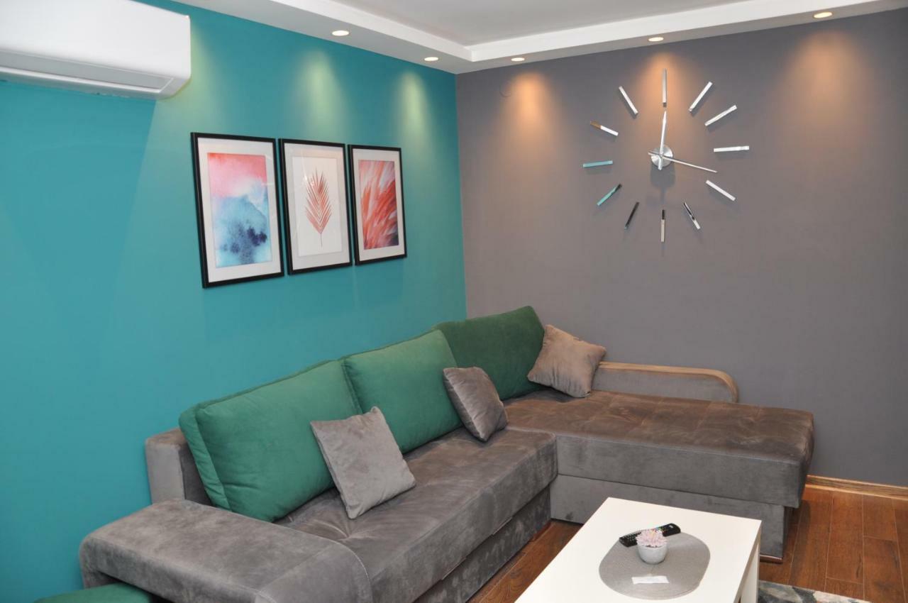 Lux Apartman Cacak Exterior photo