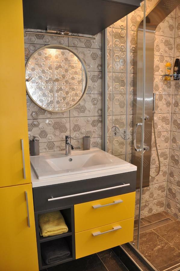 Lux Apartman Cacak Exterior photo